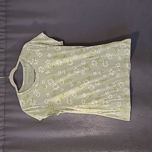 🌸Wound Up Daisy Short Sleeve Tee, Juniors XL